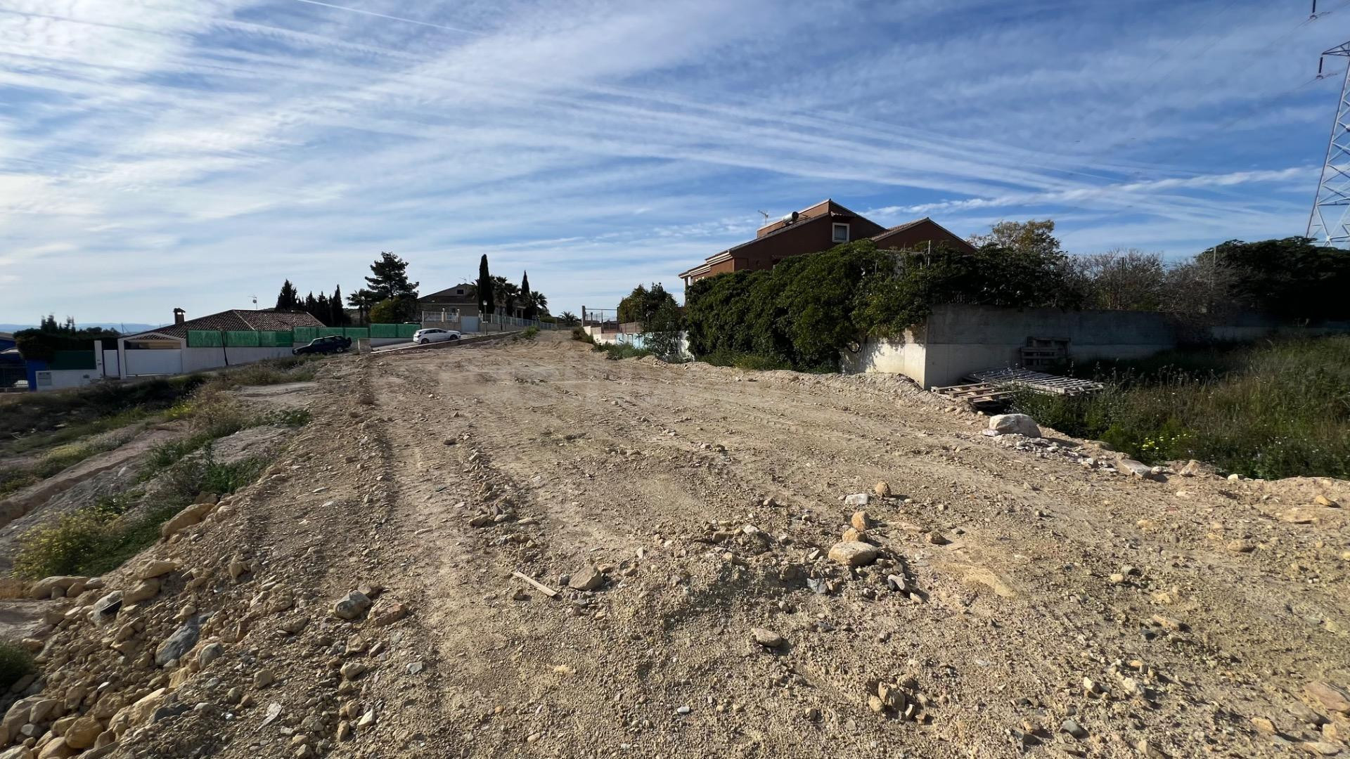 TERRENO URBANO EN URBANIZACIÓN EL CHORRICO - foto 4