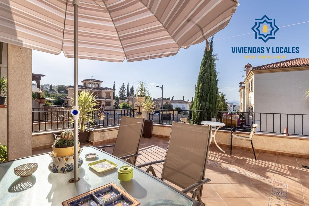 Casa en Ogijares con piscina comunitaria. - foto 4