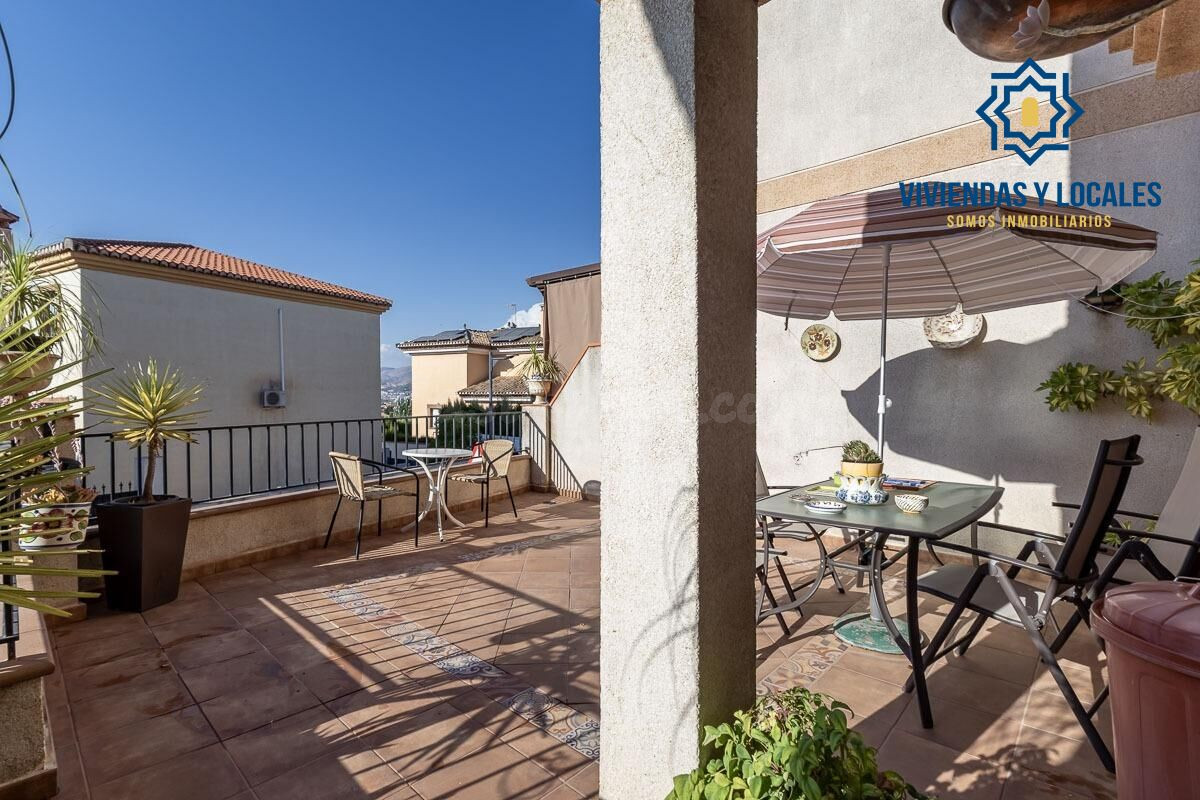 Casa en Ogijares con piscina comunitaria. - foto 5