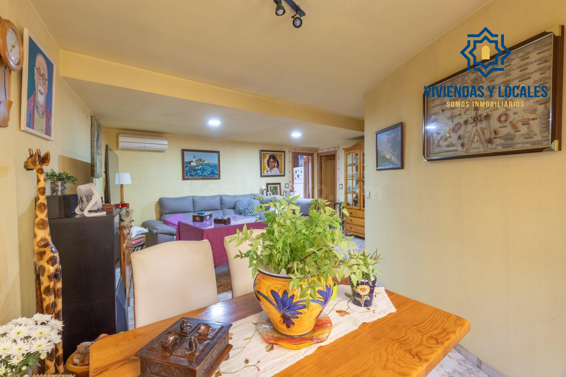 Vivienda unifamiliar adosada junto a polideportivo de Gójar - foto 2