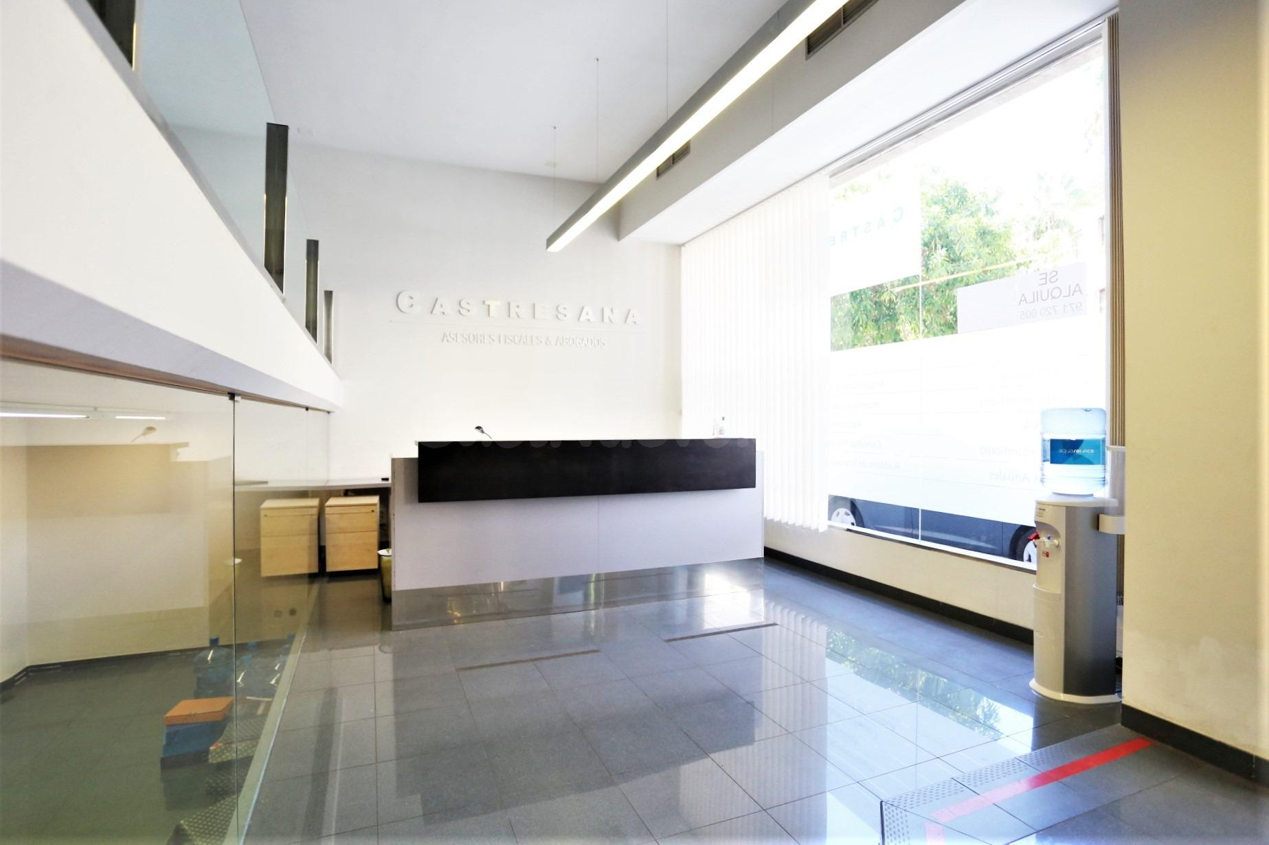 LOCAL HABILITADO PARA OFICINAS CON 3 ALTURAS EN EL CENTRO DE - foto 4