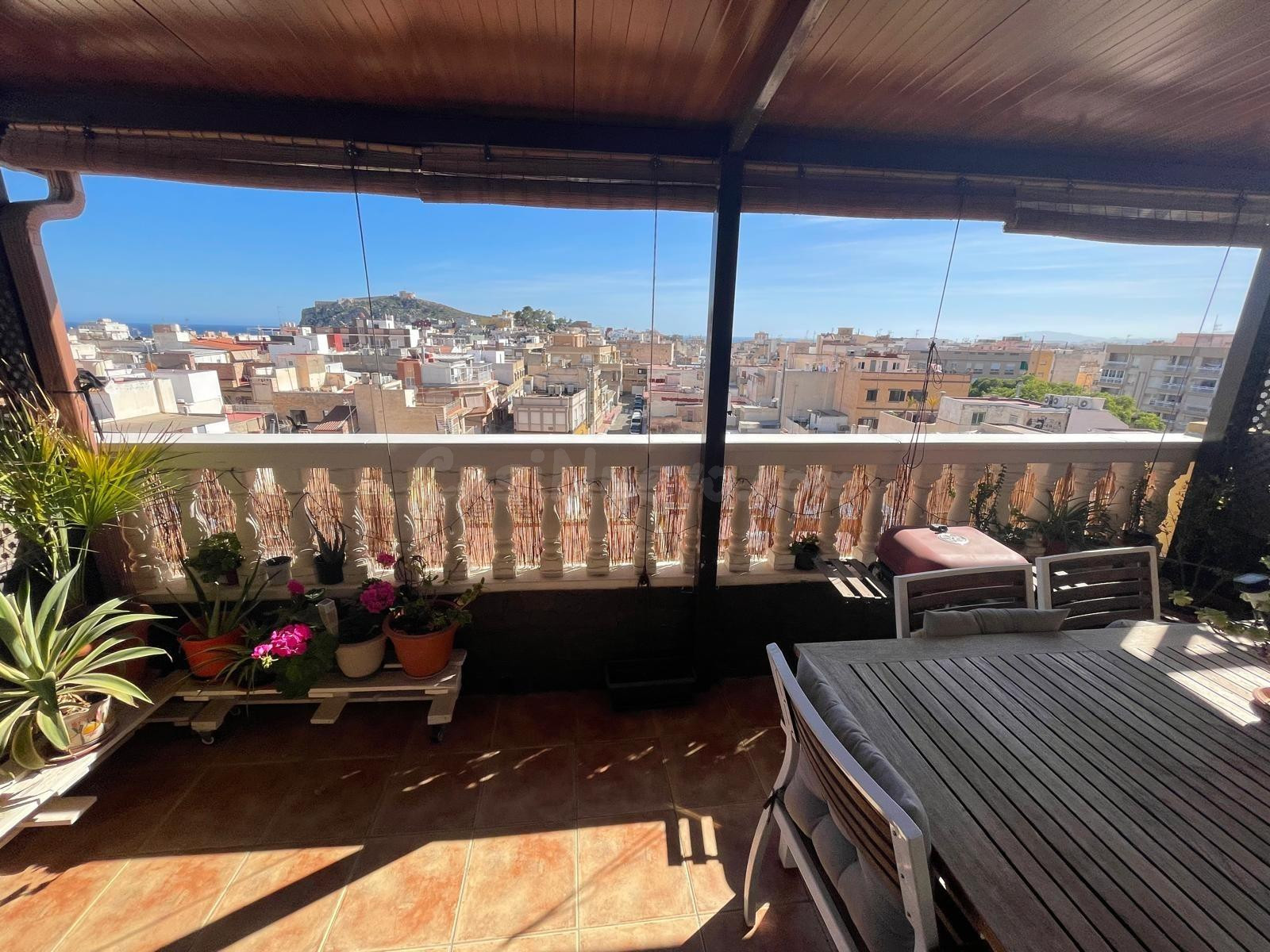 DÚPLEX CON TERRAZA, VESTIDOR Y VISTAS PANORÁMICAS