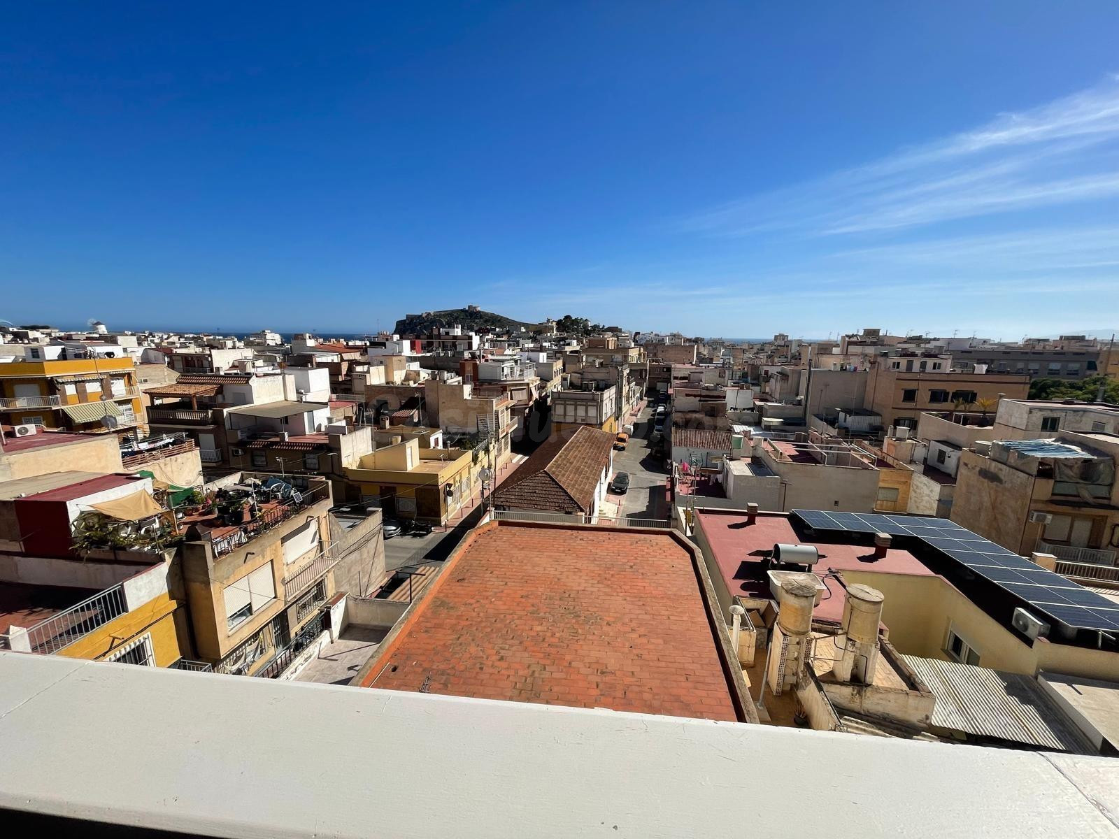 DÚPLEX CON TERRAZA, VESTIDOR Y VISTAS PANORÁMICAS - foto 3