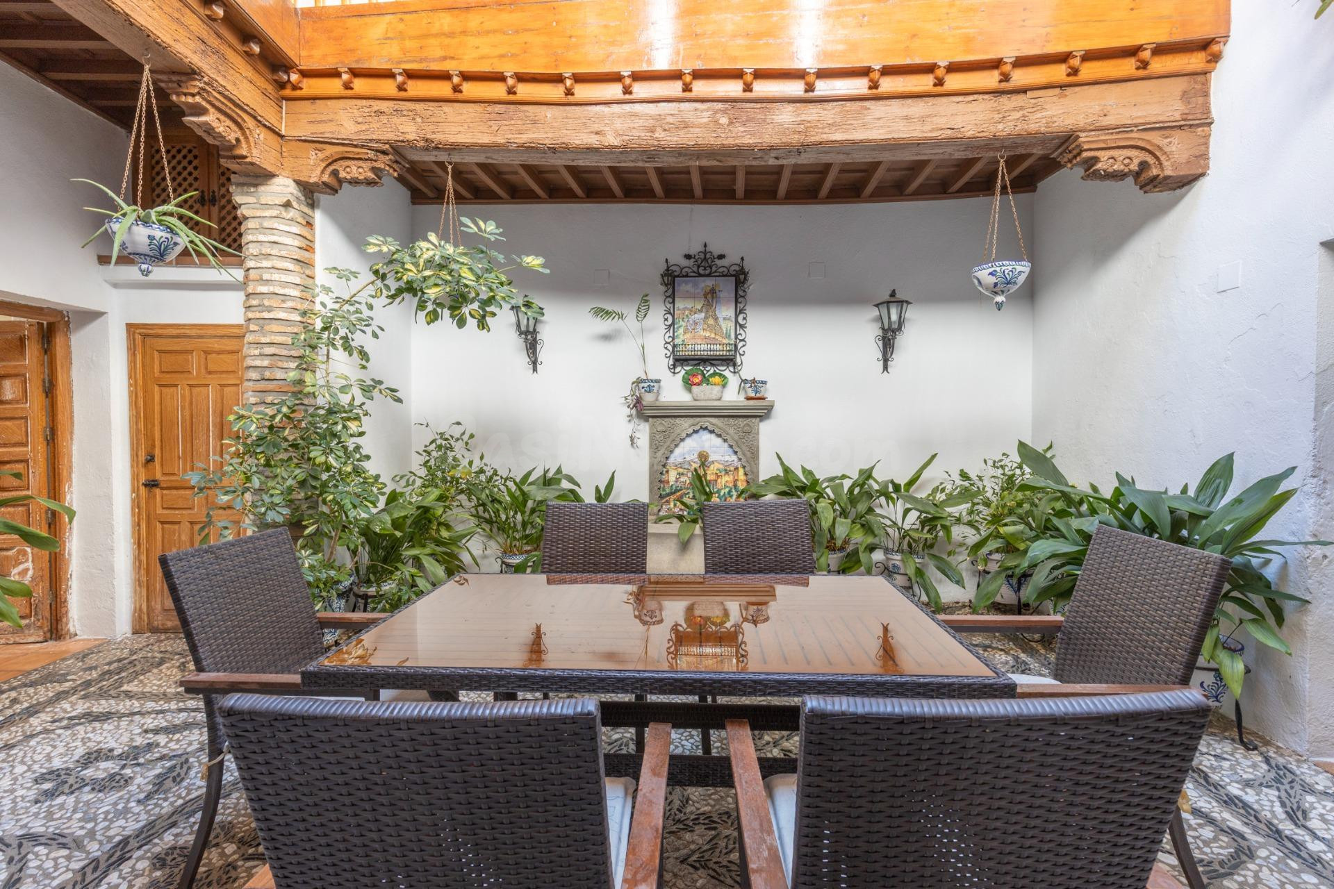 Auténtica casa con corrala tradicional y azotea en el corazó - foto 5
