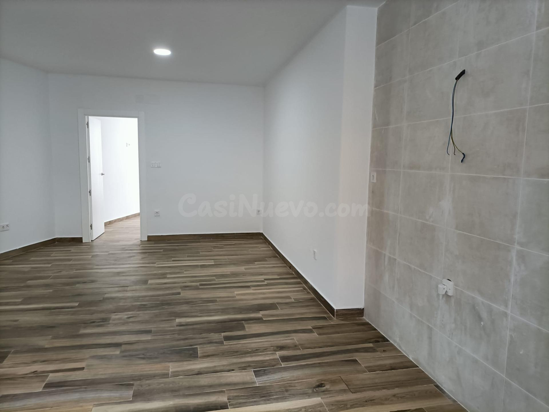 VIVIENDA CON PATIO Y COCHERA PRIVADA CERCA DEL PLACETÓN – ÁG - foto 2