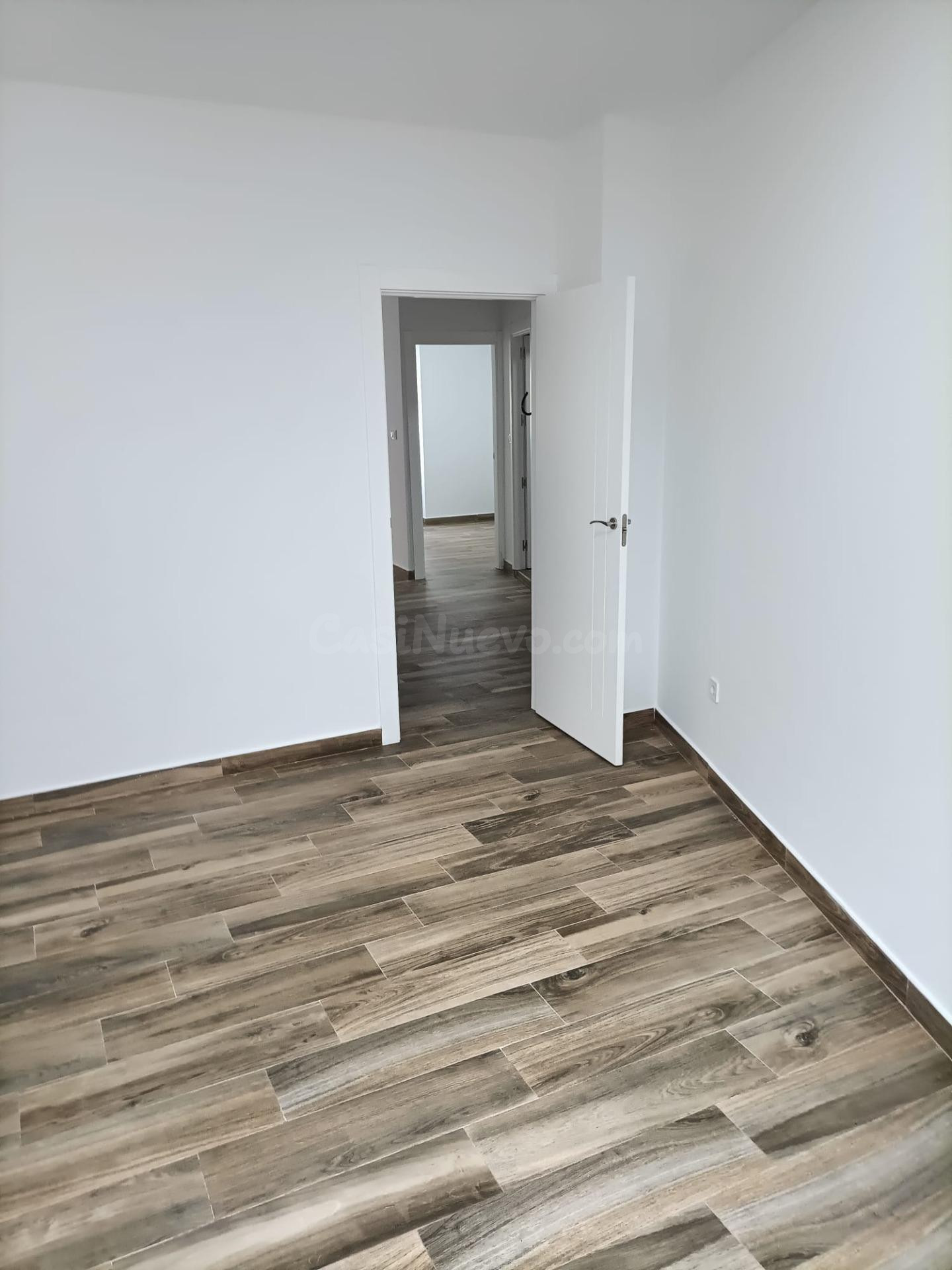 VIVIENDA CON PATIO Y COCHERA PRIVADA CERCA DEL PLACETÓN – ÁG - foto 3