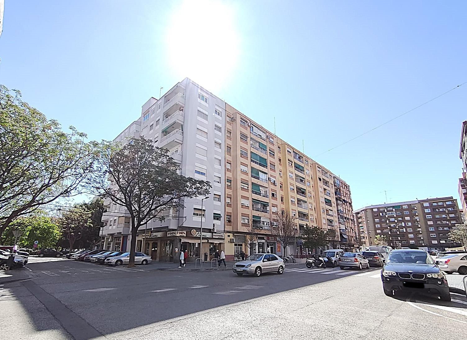 AMPLIO PISO EN EL BARRIO DE PATRAIX