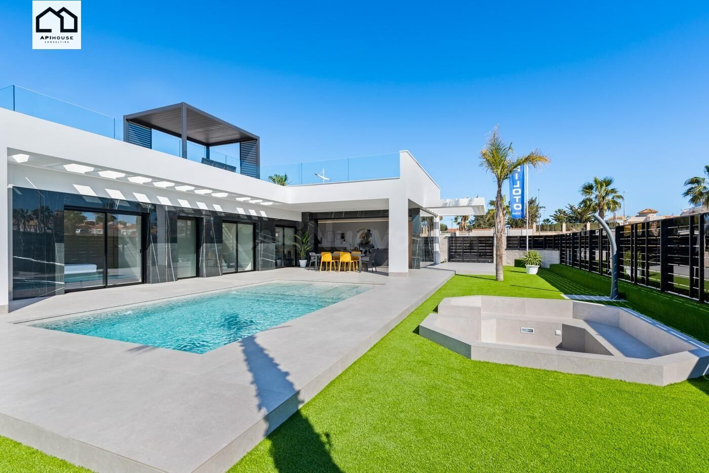 APIHOUSE VENDE LUJOSA VILLA DE OBRA NUEVA EN ALGORFA. PRECIO