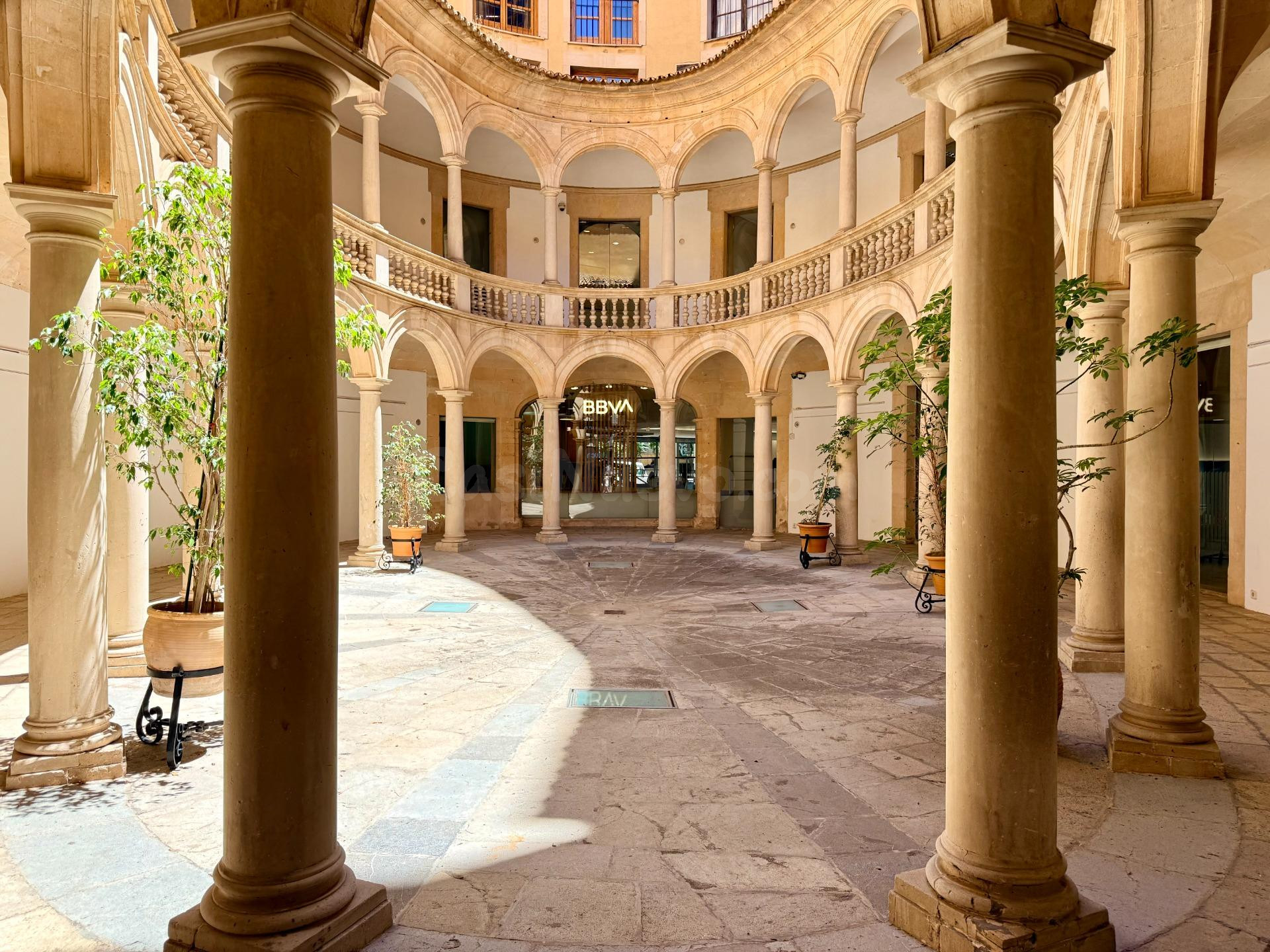 GRAN DESPACHO EN EL EDIFICIO SANT ANTONIET – ZONA CENTRO - foto 2
