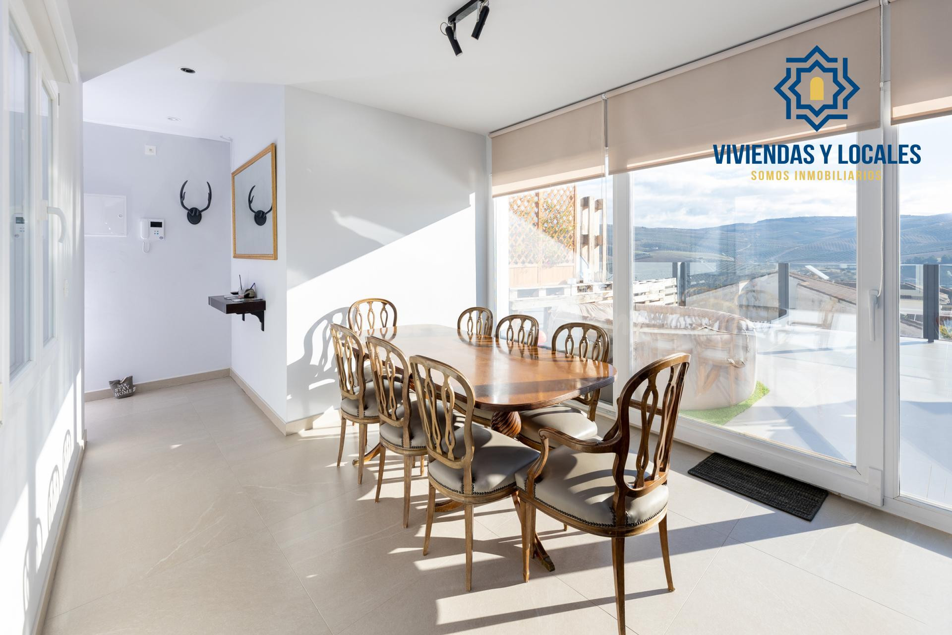 ESPECTACULAR ATICO CON TERRAZA Y MARAVILLOSAS VISTAS EN ALHA - foto 2