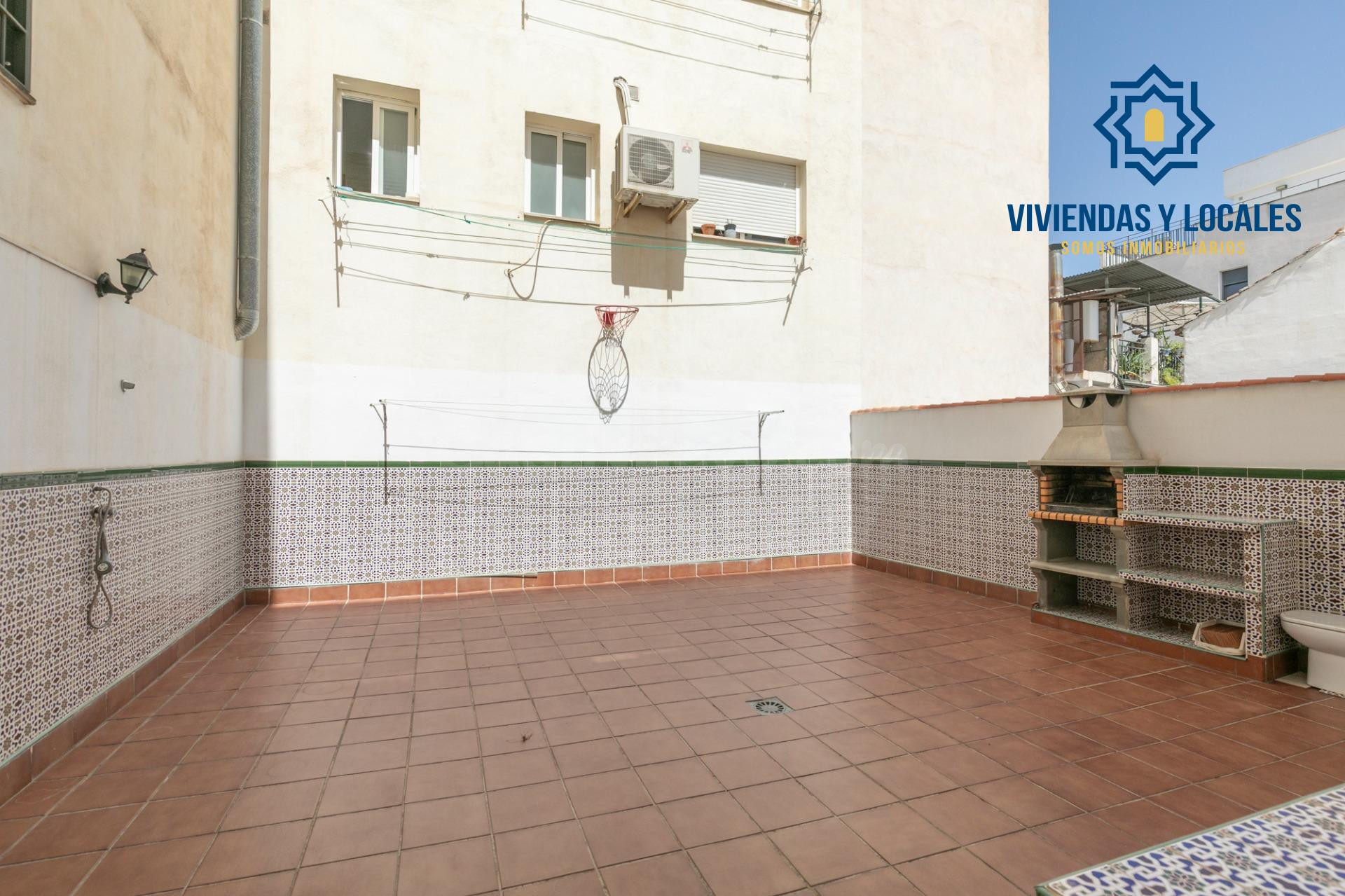 PISO EN VENTA EN ARMILLA CENTRO | 2 DORMITORIOS | GRAN PATIO - foto 2