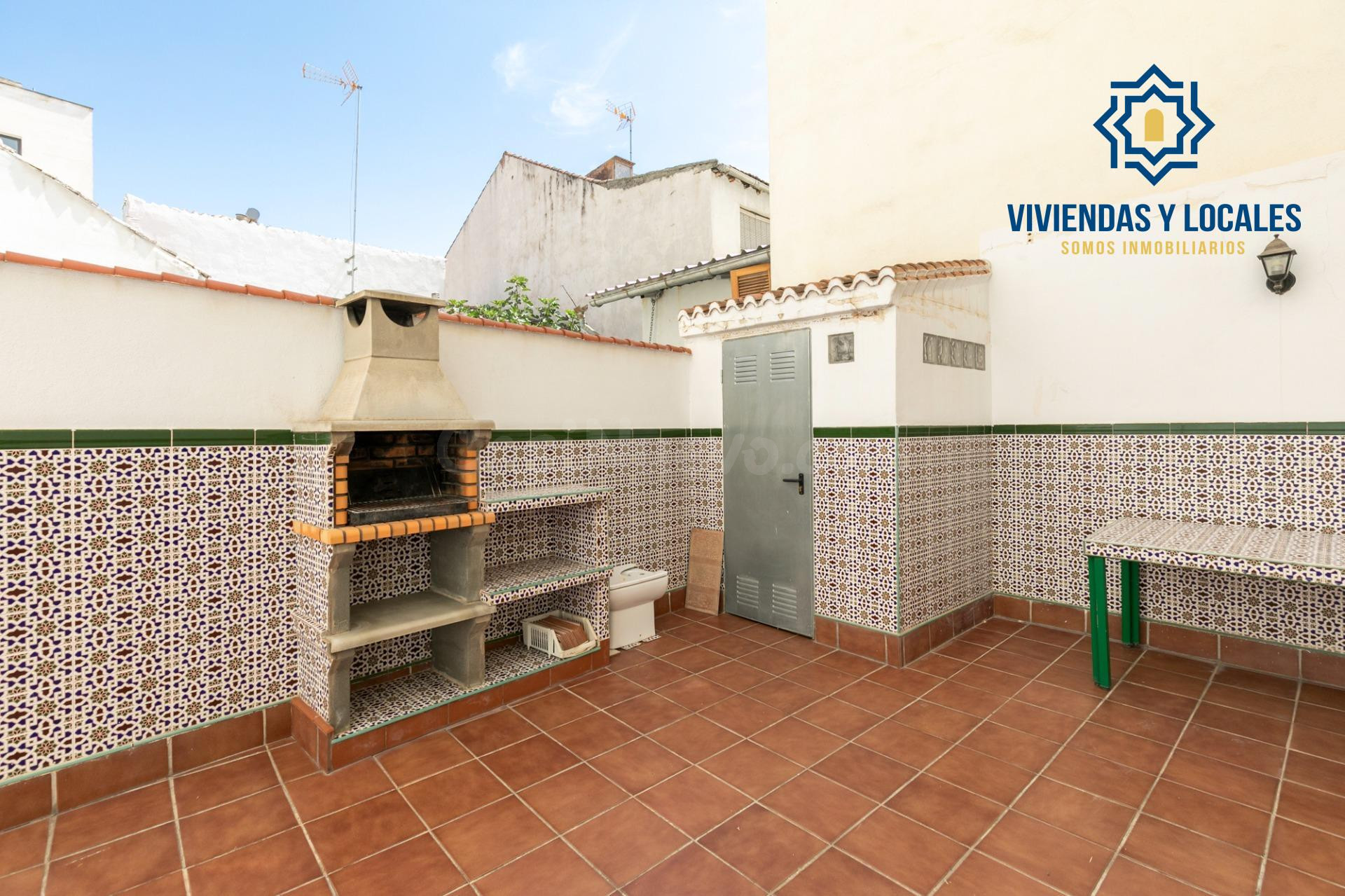 PISO EN VENTA EN ARMILLA CENTRO | 2 DORMITORIOS | GRAN PATIO - foto 3