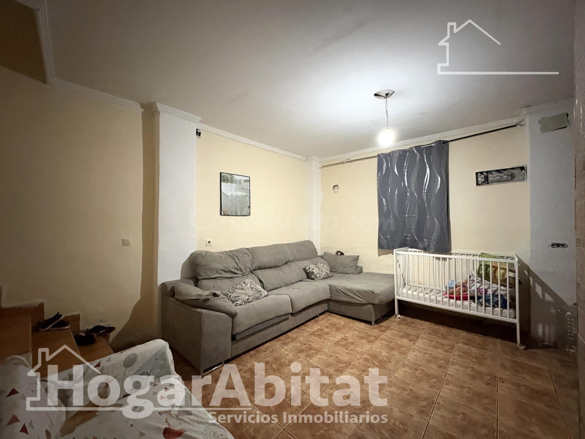 EN GANDÍA, PARA REFORMAR CENTRAL LUMINOSA CON TERRAZA - foto 3