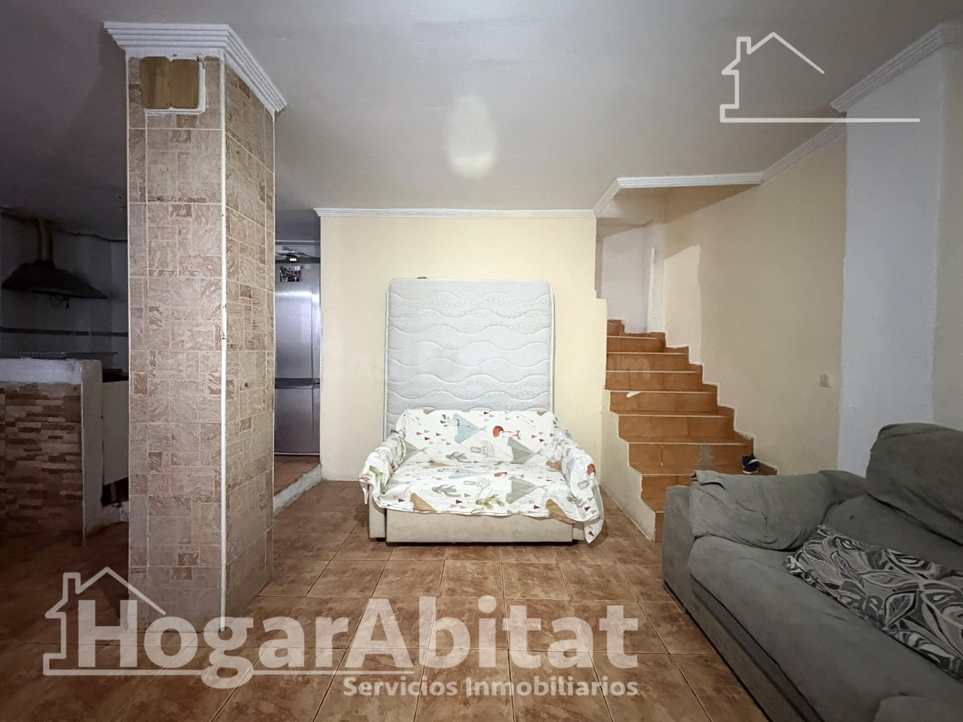 EN GANDÍA, PARA REFORMAR CENTRAL LUMINOSA CON TERRAZA - foto 4