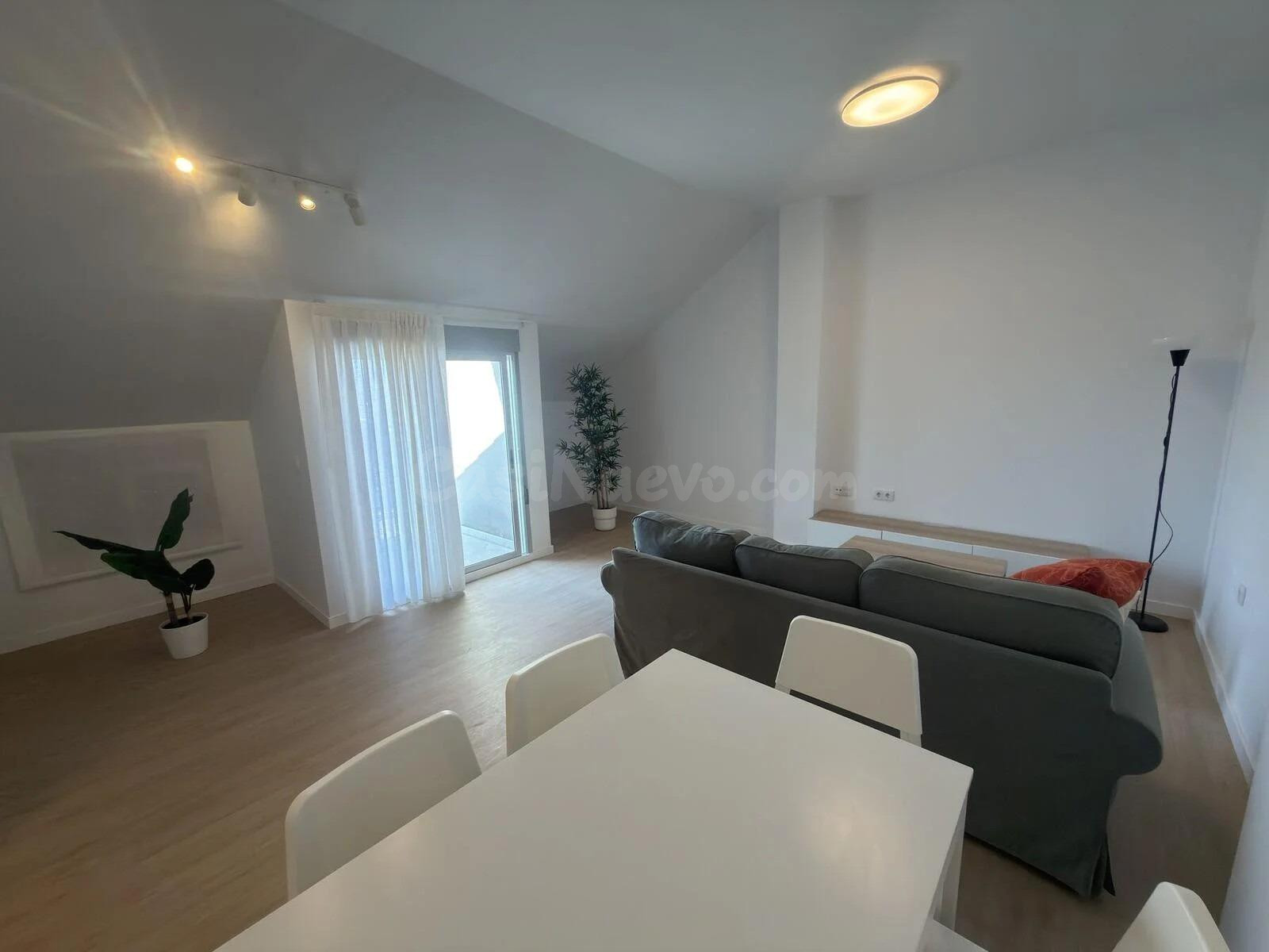 ÁTICO DÚPLEX con encanto, amplitud y terraza privada en LORQ - foto 2