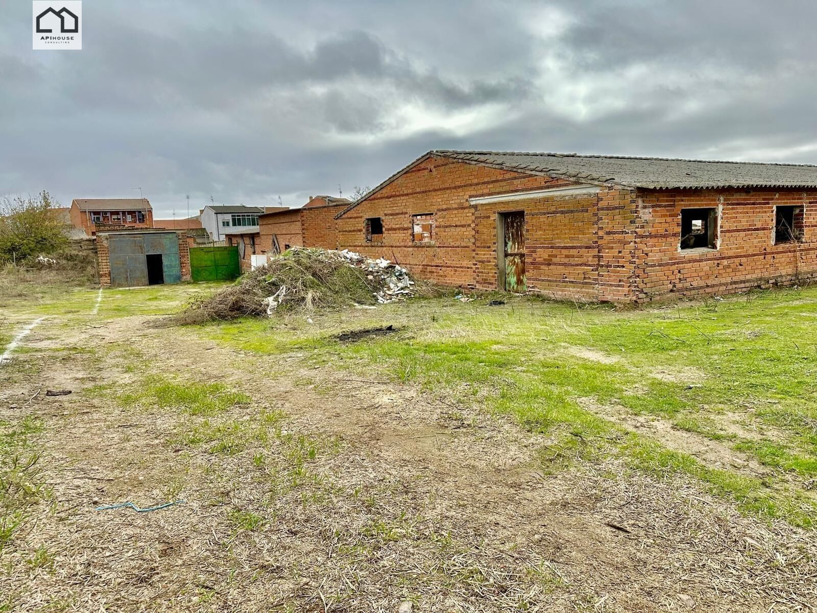 Apihouse presenta parcela urbana de 1574 m2 en La Mata, Prec