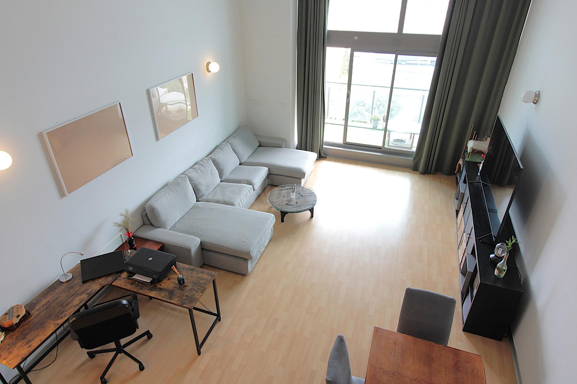 SE ALQUILA LOFT CON GARAJE Y PISCINA EN COMPLEJO PRIVADO CON - foto 3