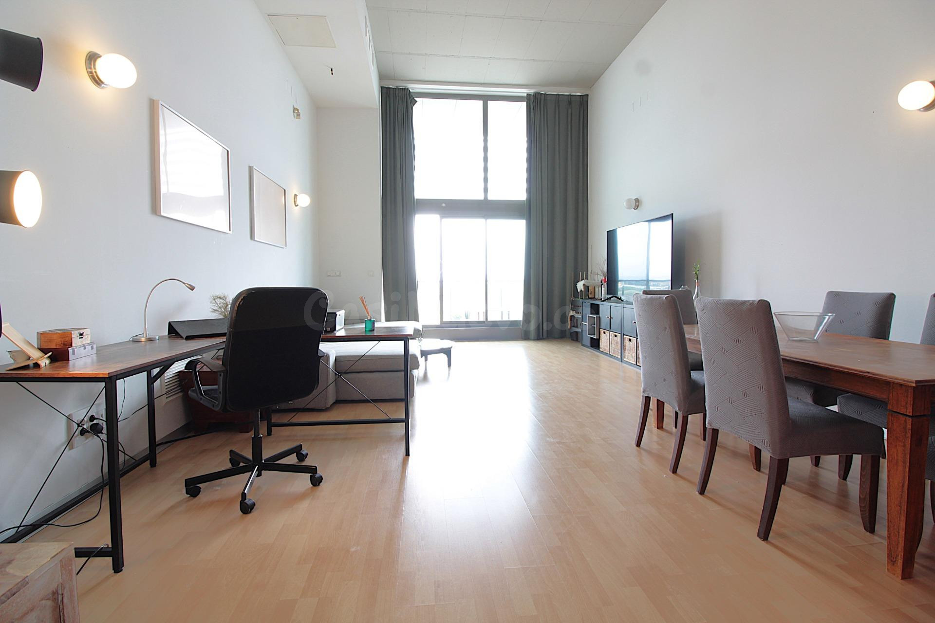 SE ALQUILA LOFT CON GARAJE Y PISCINA EN COMPLEJO PRIVADO CON - foto 5
