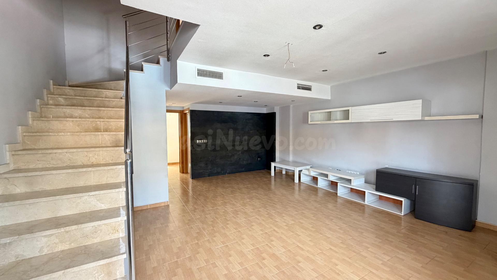 DUPLEX CON 4 HABITACIÓNES, TERRAZA Y GARAJE EN LA MOLINETA