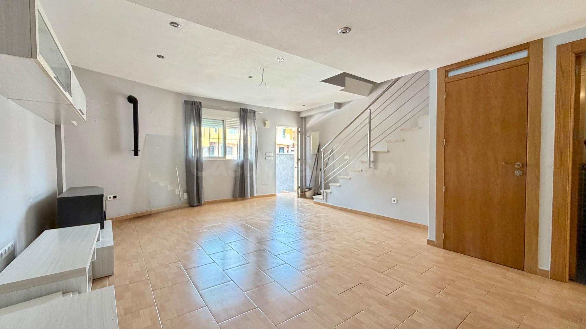 DUPLEX CON 4 HABITACIÓNES, TERRAZA Y GARAJE EN LA MOLINETA - foto 4