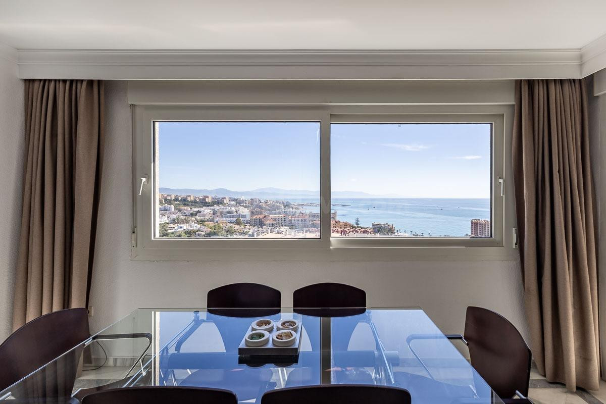 EXCLUSIVA PROPIEDAD CON VISTAS DESPEJADAS AL MAR EN EDIFICIO - foto 5