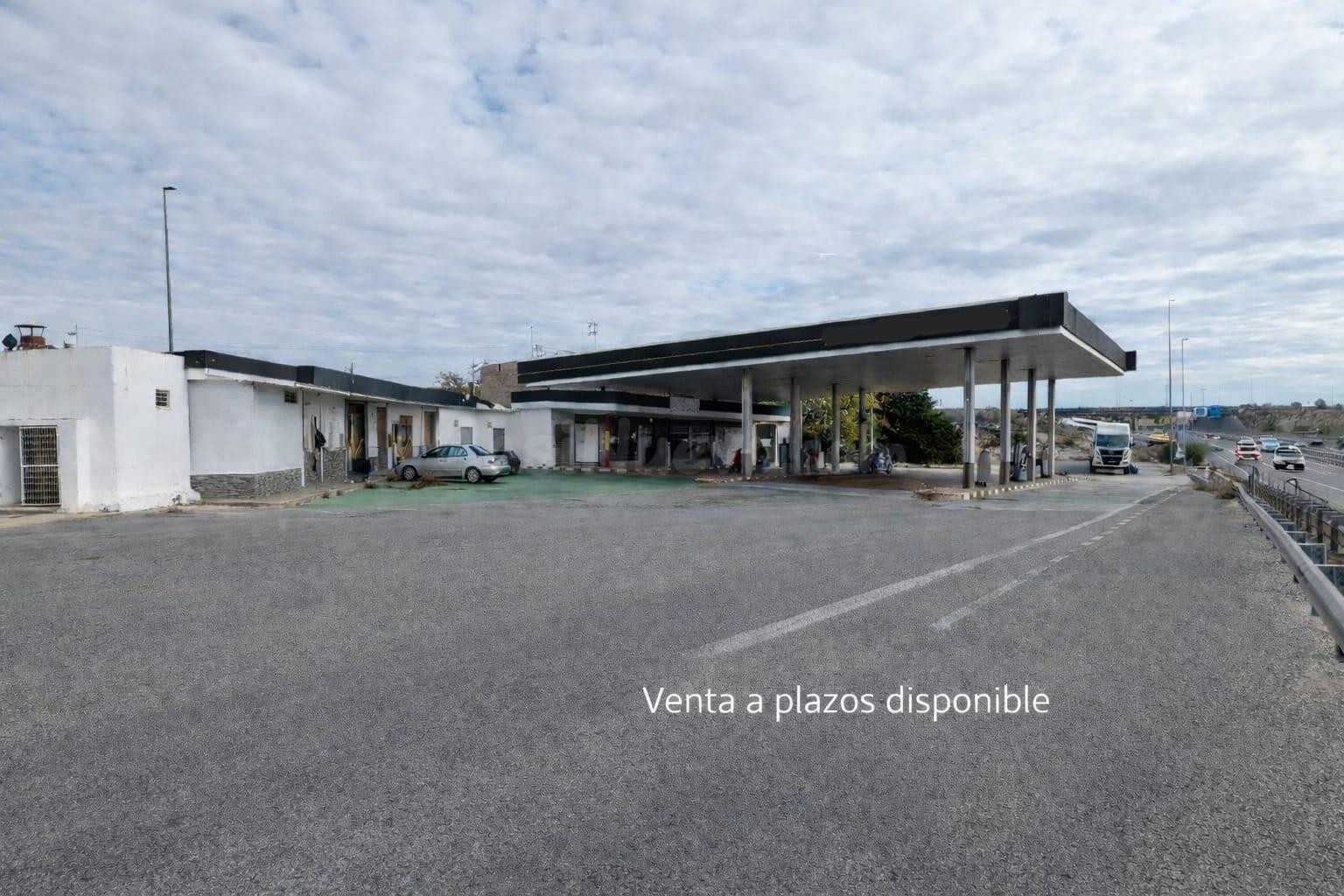 APIHOUSE VENDE A PLAZOS GASOLINERA + RESTAURANTE + OFICINAS 