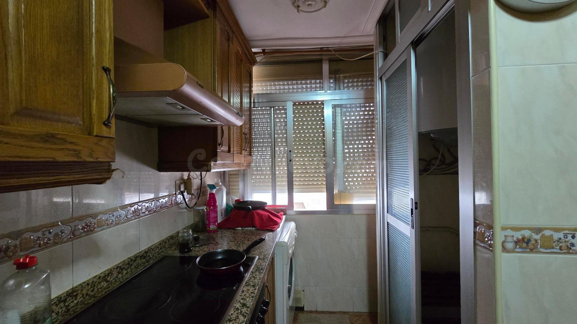 Piso reformado con 3 dormitorios y 1 baño junto a Carlos III - foto 4