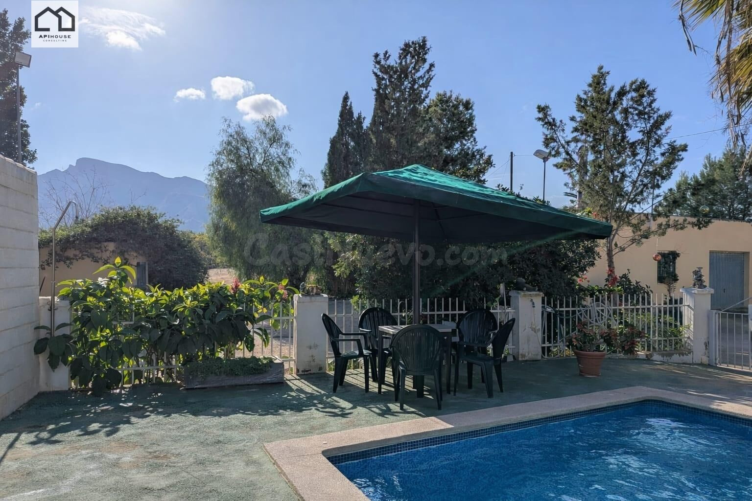 APIHOUSE VENDE EXCLUSIVA FINCA CON DOS VIVIENDA EN MONTEPINA - foto 2