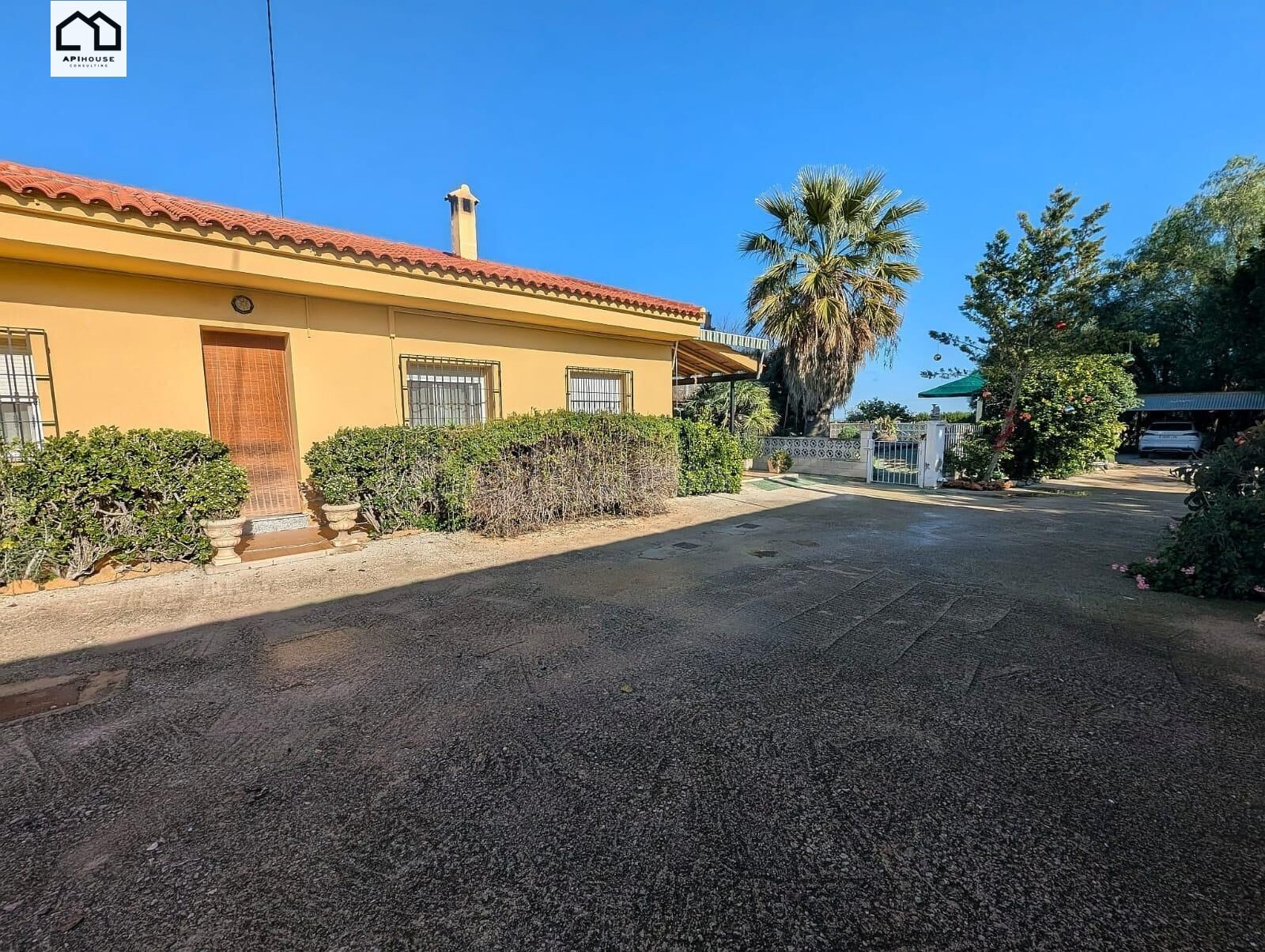 APIHOUSE VENDE EXCLUSIVA FINCA CON DOS VIVIENDA EN MONTEPINA - foto 3