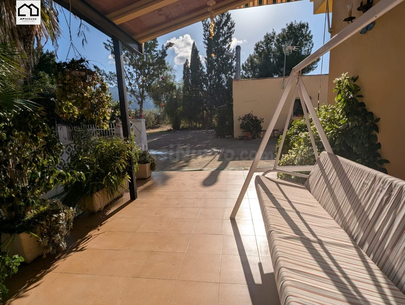 APIHOUSE VENDE EXCLUSIVA FINCA CON DOS VIVIENDA EN MONTEPINA - foto 4