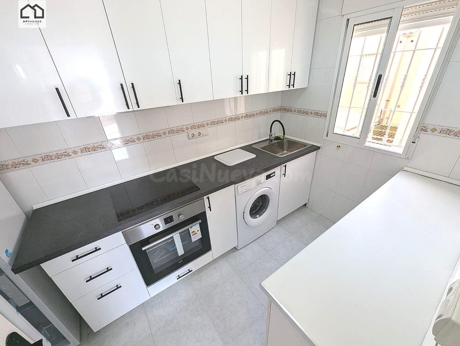 Apihouse vende Encantador Bungalow en Torrevieja, Ideal para - foto 5