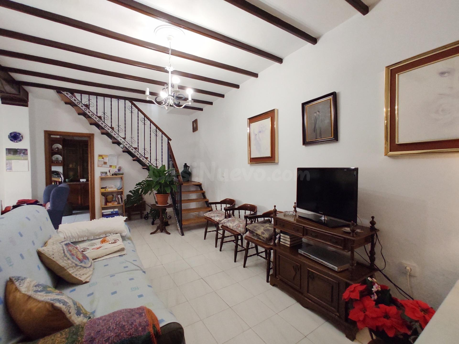 Casa en Santa Marina, con 7 dormitorios y 3 baños!!! - foto 5