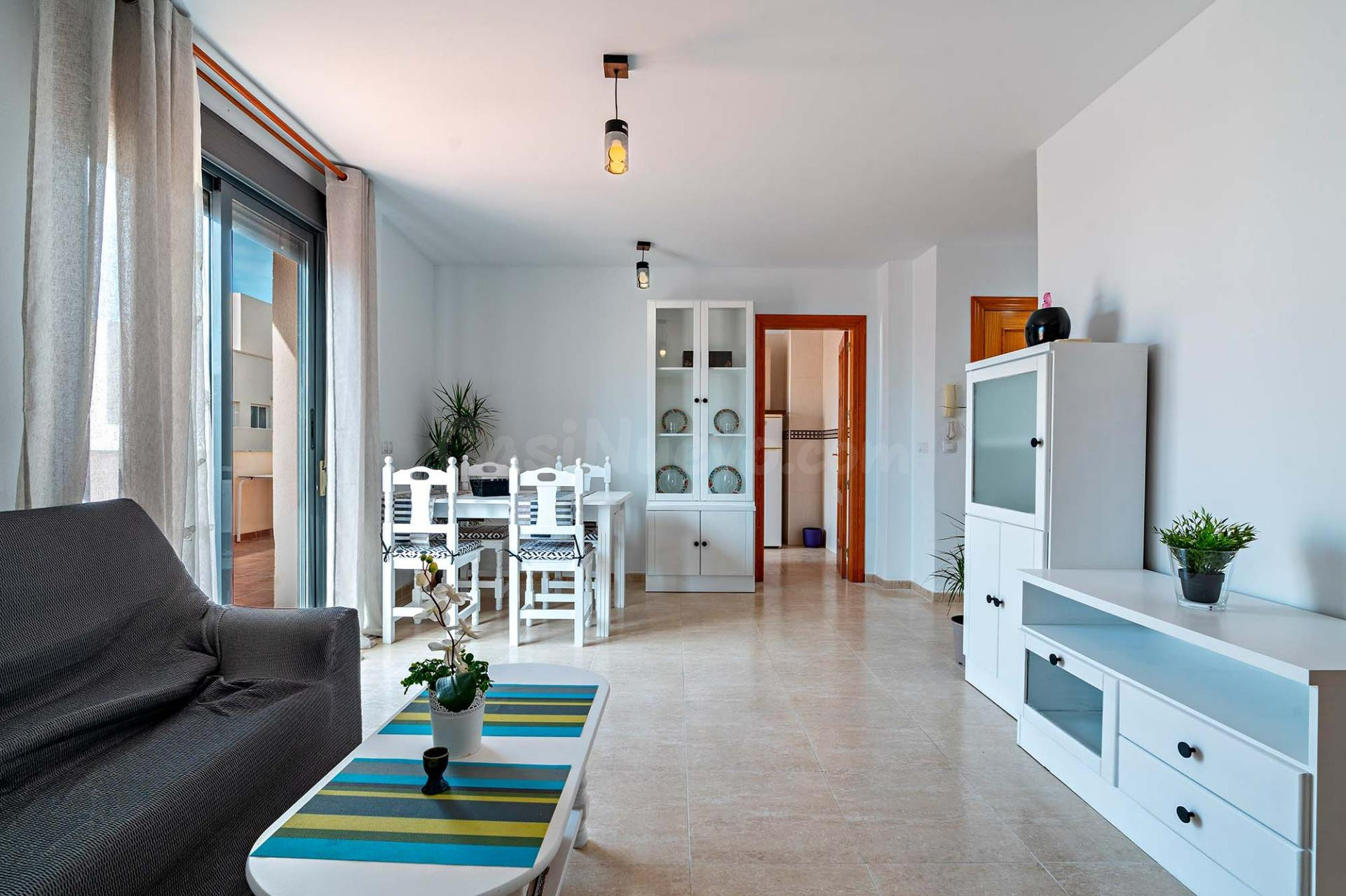 ÁTICO DE DOS DORMITORIOS CON TERRAZA DE 35M2 Y TRASTERO - foto 3