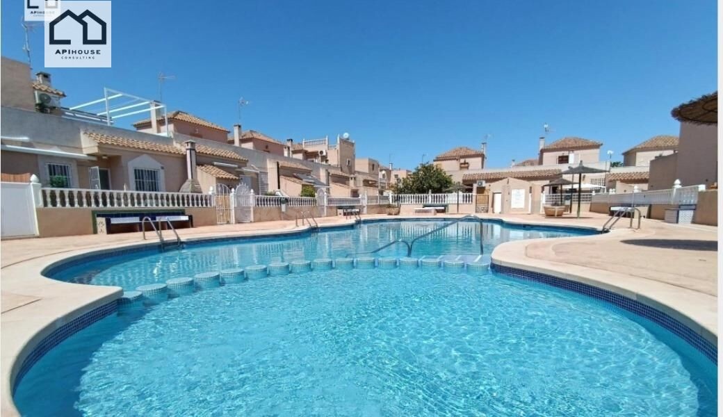 APIHOUSE VENDE CASA TIPO DÚPLEX EN ORIHUELA COSTA. PRECIO DE - foto 2