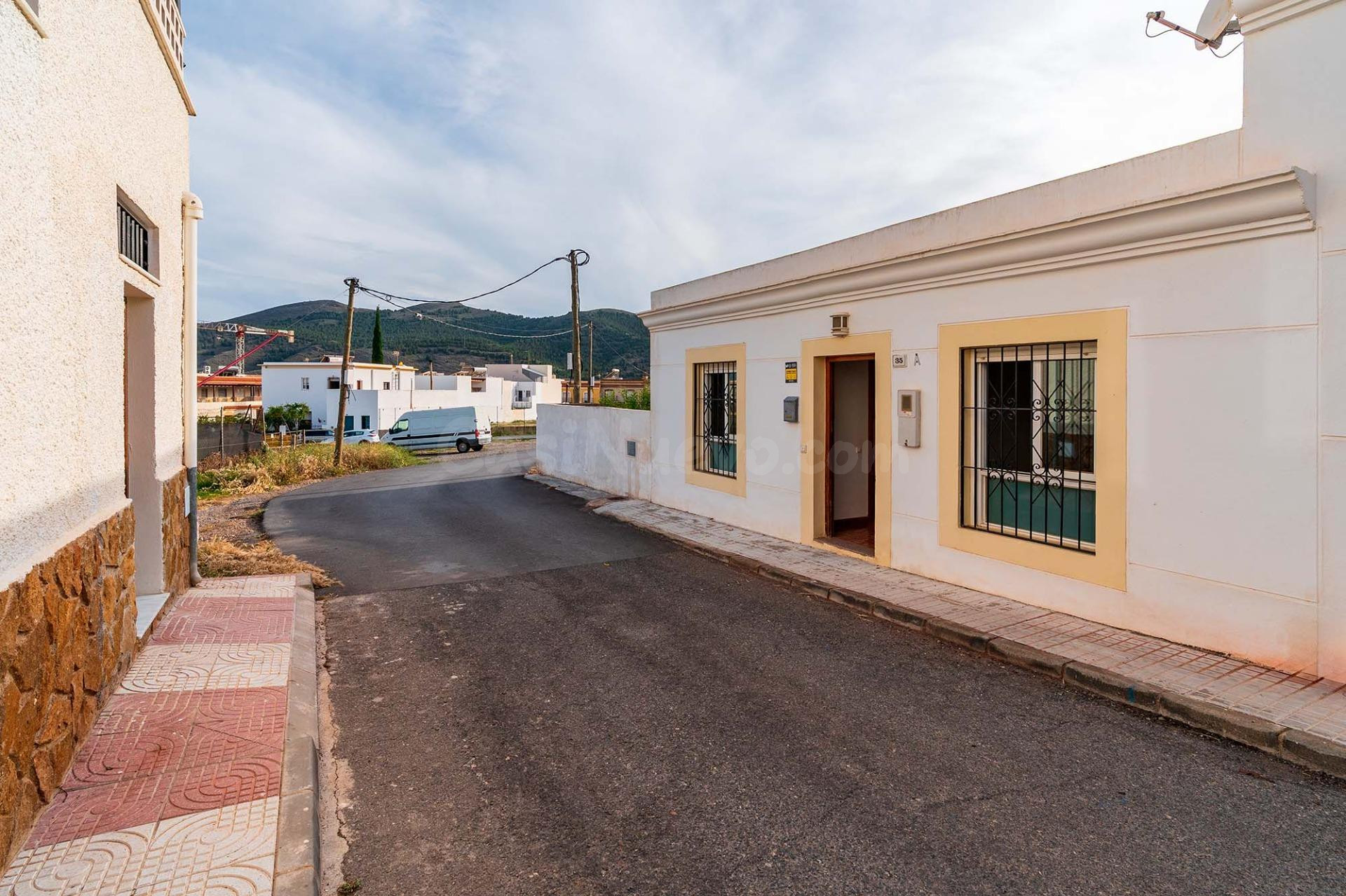 CASA PLANTA BAJA EN DALIAS CON JARDIN Y MUCHAS POSIBILIDADES