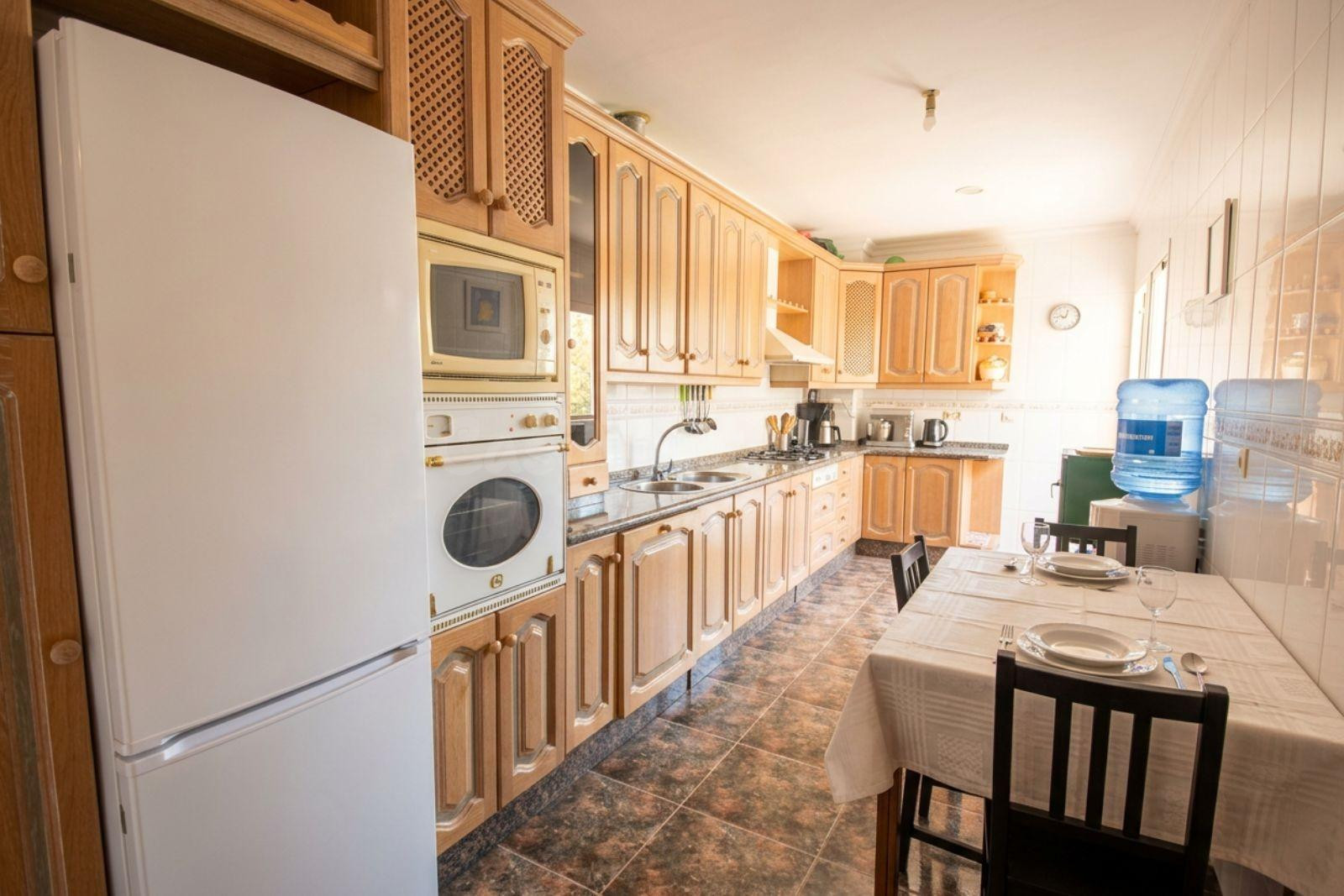 AMPLIA CASA EN EJIDO SUR: ESPACIO, COMODIDAD Y GRANDES POSIB - foto 4