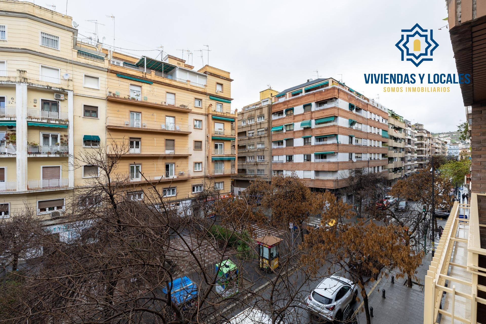 TU NUEVO PISO EN ALHAMAR TE ESTA ESPERANDO - foto 2
