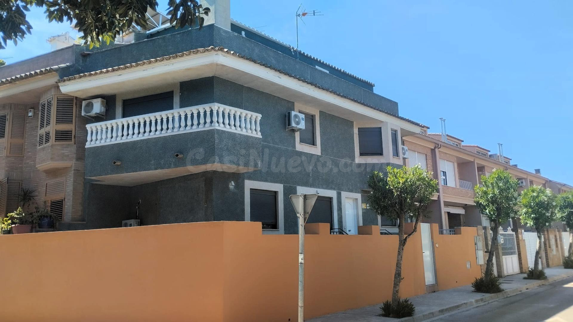CHALET ADOSADO EN PICANYA - foto 2