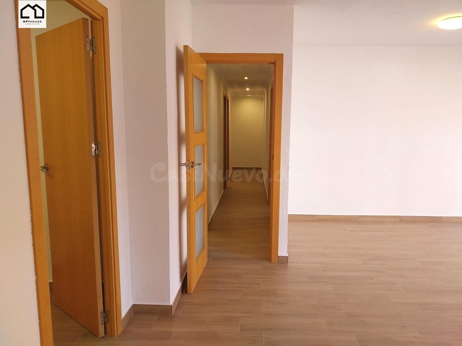 APIHOUSE VENDE ESPECTACULAR PISO REFORMADO EN TORREVIEJA. PR - foto 5