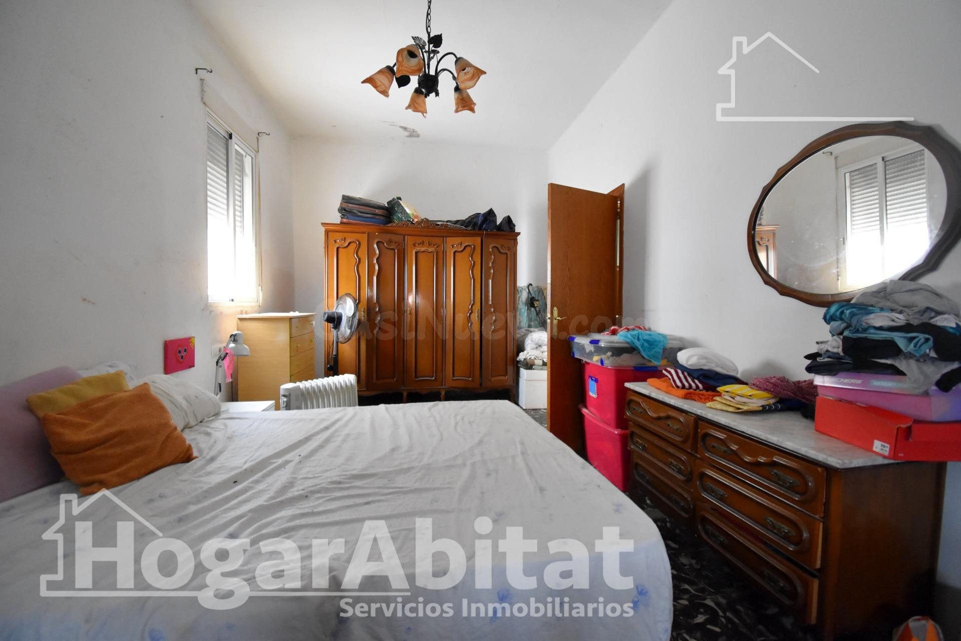 !OPORTUNIDAD! AMPLIA CASA CON TERRAZA Y CHIMENEA EN BUENA ZO - foto 4