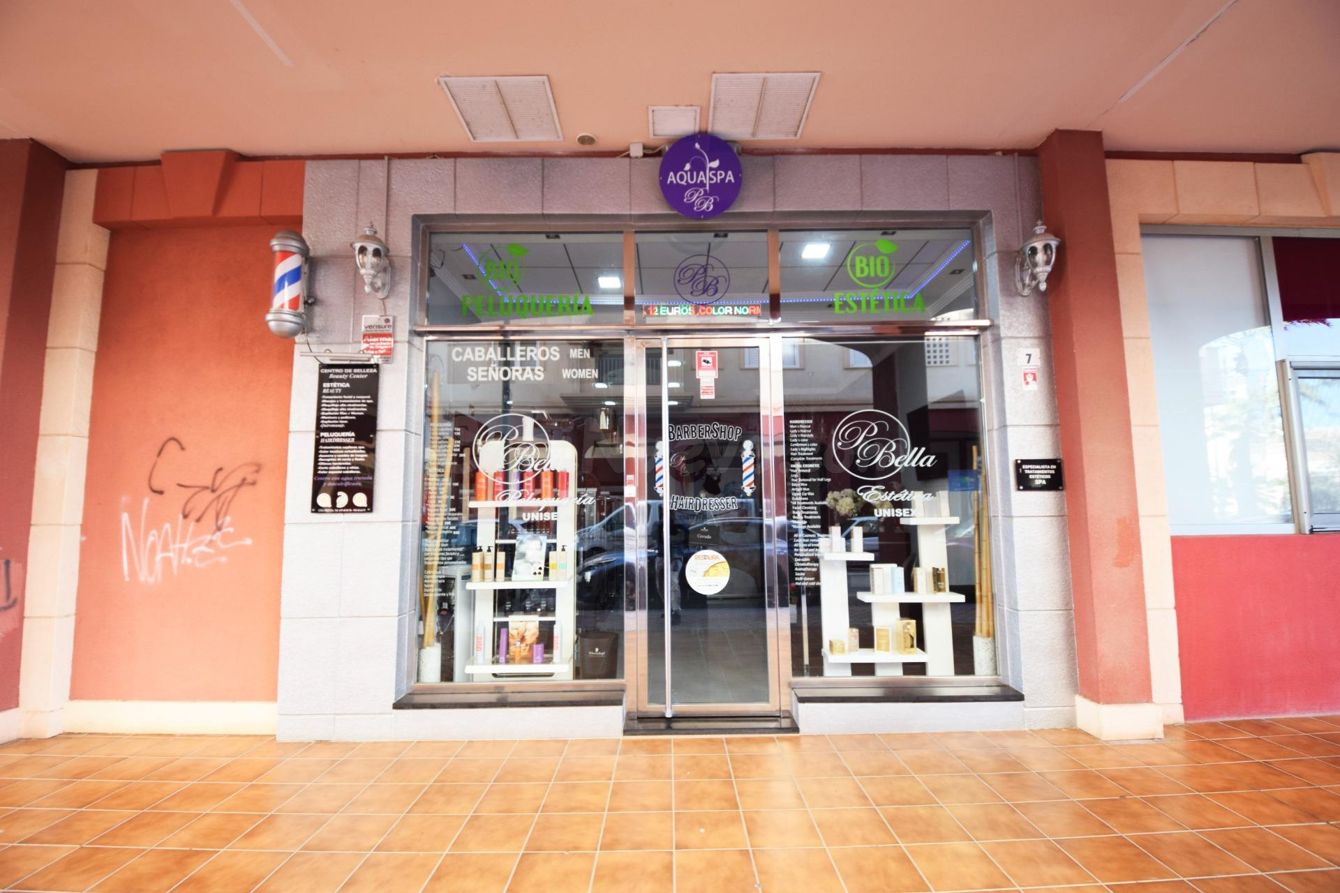 ¡Se vende local comercial en el centro comercial de Almerima