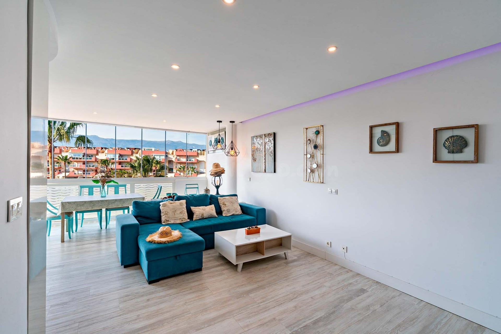 PISO DE 2 habitaciones, REFORMADO Y CON PLAZA DE GARAJE EN RESIDENCIAL LAGUNA BEACH DE ALMERIMAR