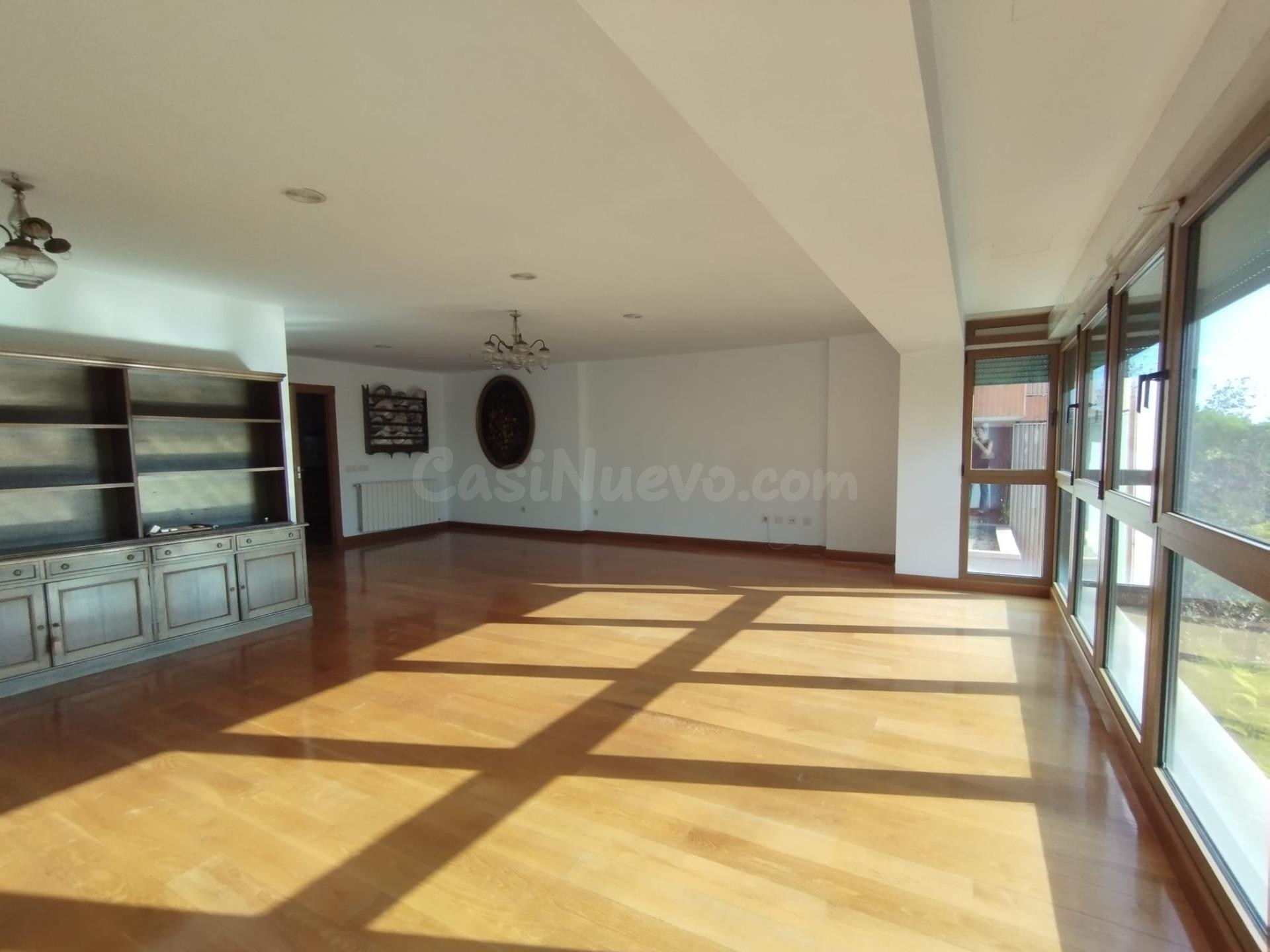 VIVIENDA DE LUJO Y construcción MODERNA EN PRIMERA LINEA DEL - foto 2