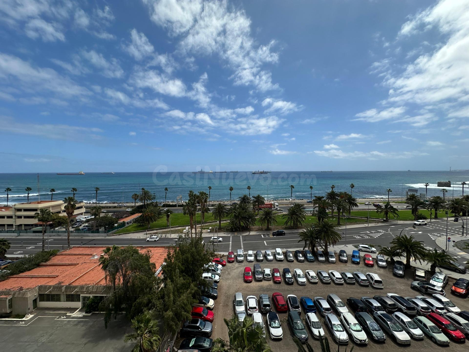 Amplia vivienda a reformar con vistas al mar