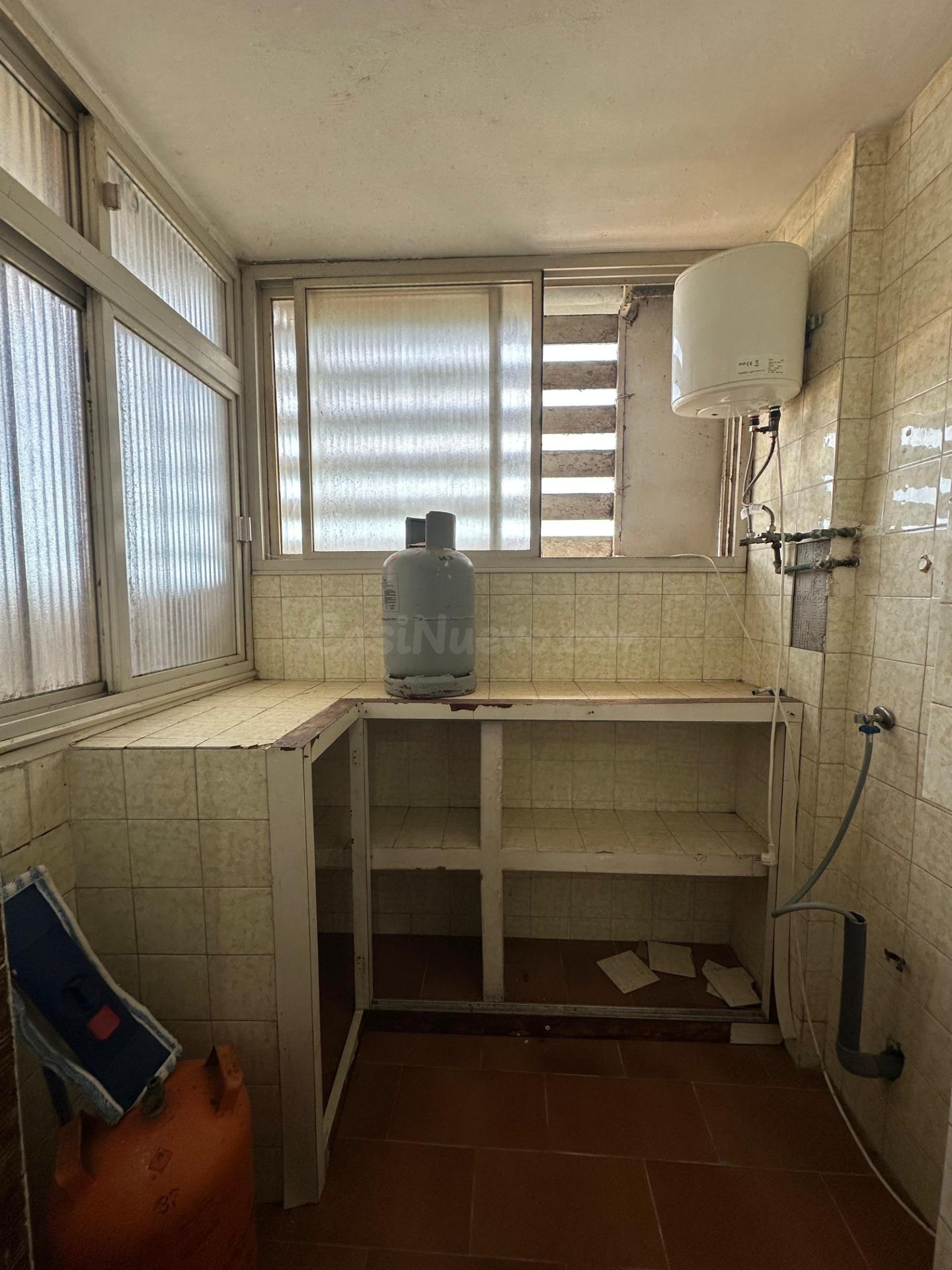 Amplia vivienda a reformar con vistas al mar - foto 4