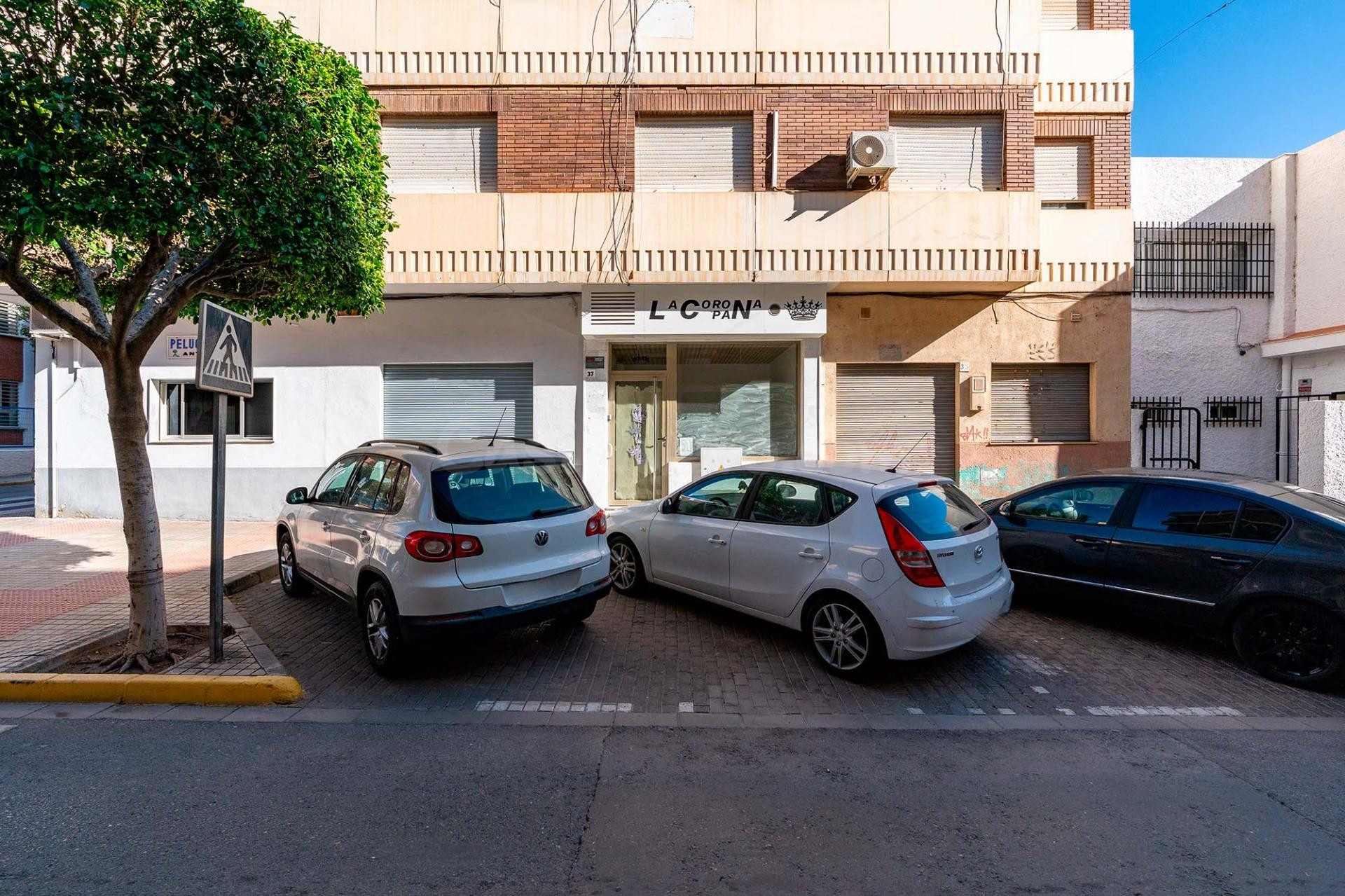 ¡ES HORA DE TENER TU PROPIO LOCAL COMERCIAL! A PIE DE CALLE EN UNA ZONA VISIBLE