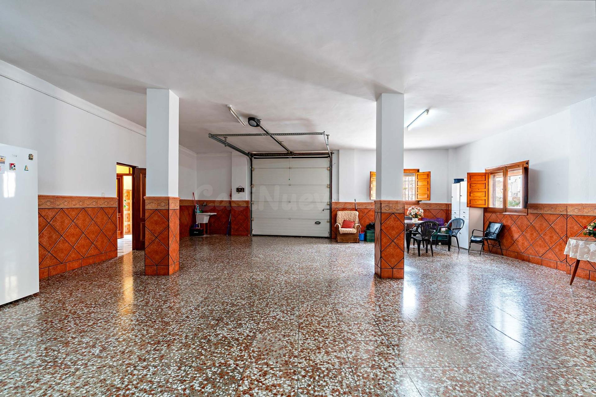VIVIENDA SOBRE ALMACÉN CON SÓTANO Y TERRAZA EN BALANEGRA - foto 3