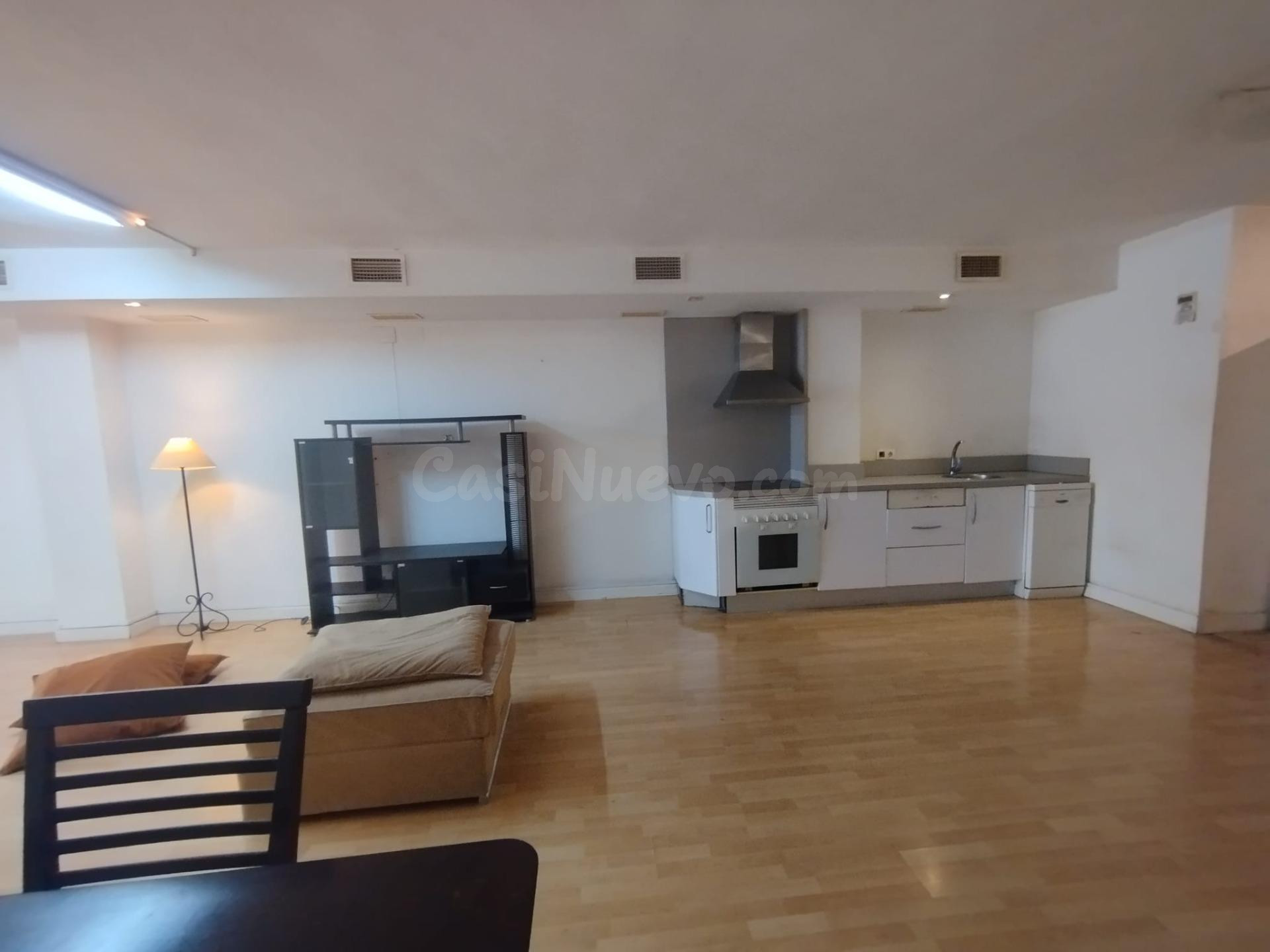 SE VENDE OFICINA CON ASCENSOR EN PLENO CENTRO DE ALICANTE JU