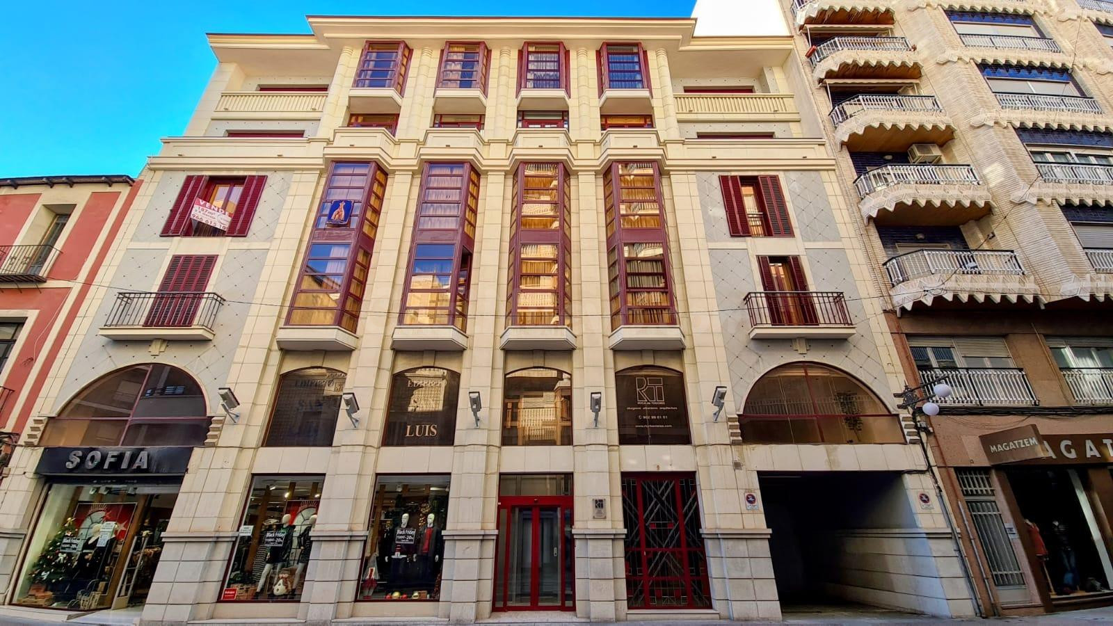 EXCLUSIVO LOCAL COMERCIAL EN VENTA O ALQUILER EN PLENO CENTR