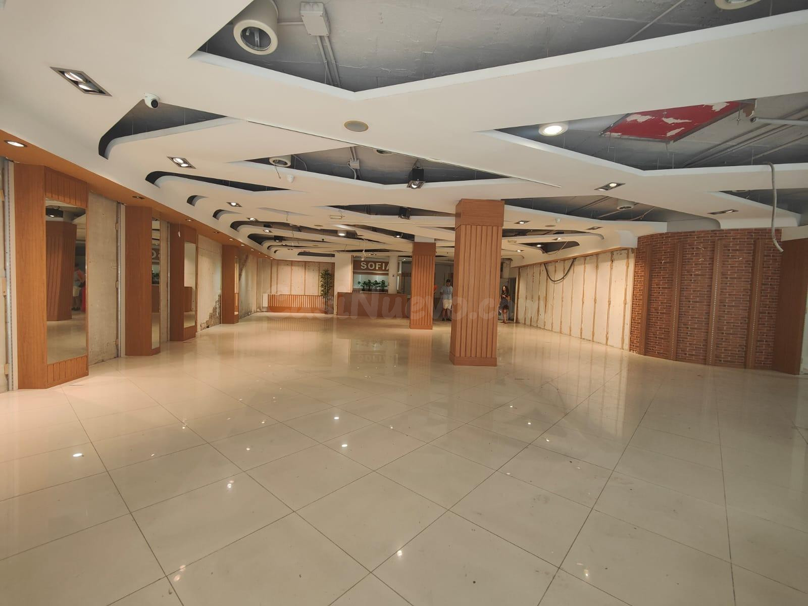EXCLUSIVO LOCAL COMERCIAL EN VENTA O ALQUILER EN PLENO CENTR - foto 4